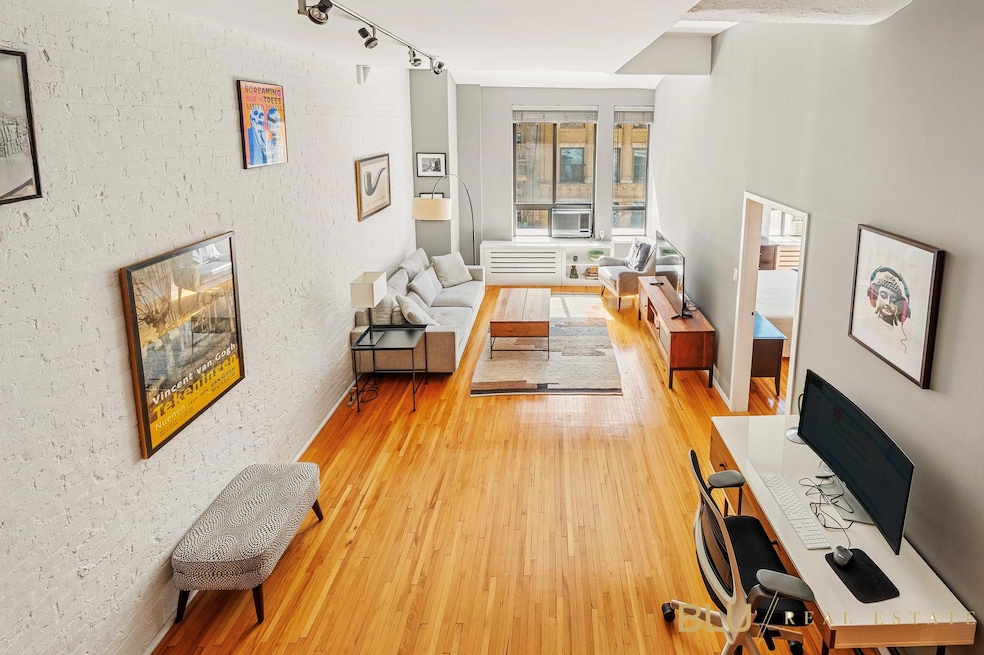 University Mews unit 507, New York, NY 10003 - photo 1