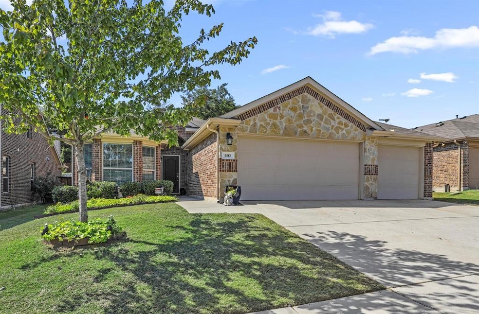 237 Orbit Dr, Lavon, TX 75166 - photo 1