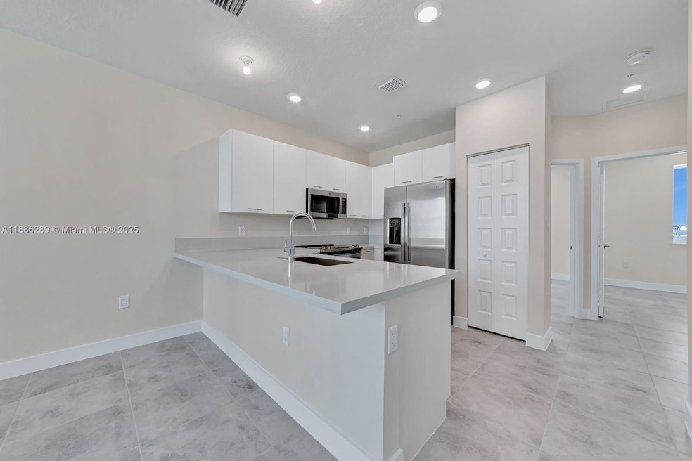 6420 NW 102nd Path unit 303, Doral, FL 33178 - photo 1