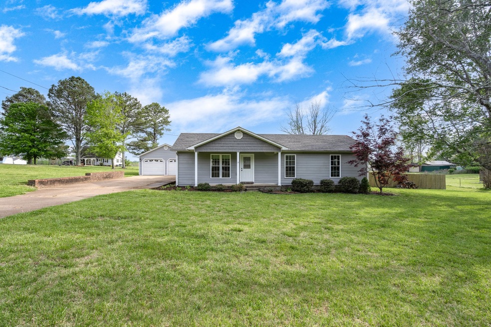 WELCOME HOME !!!   135 Michael Circle, Lawrenceburg