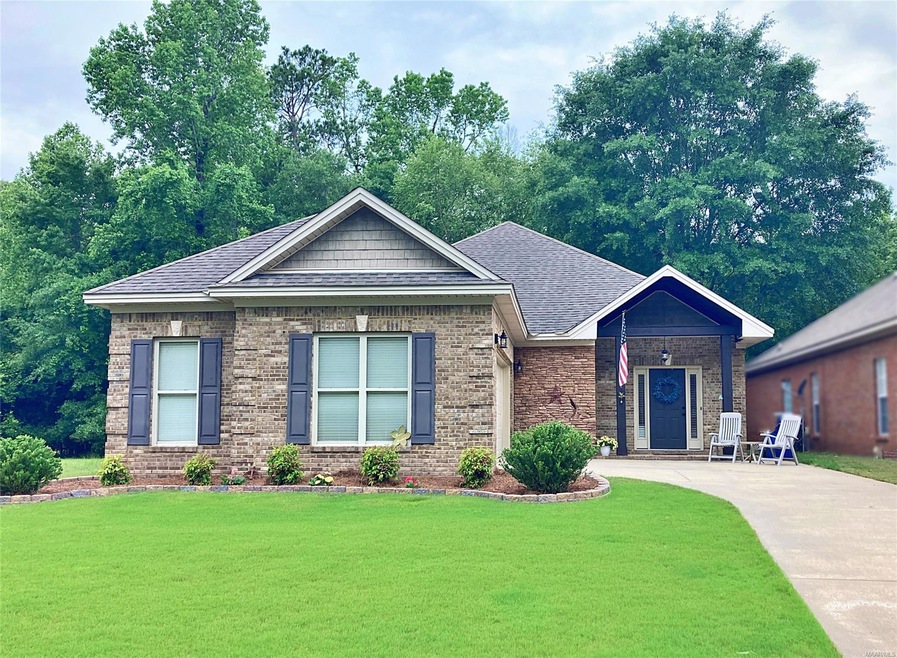 Welcome to 655 River Birch Circle