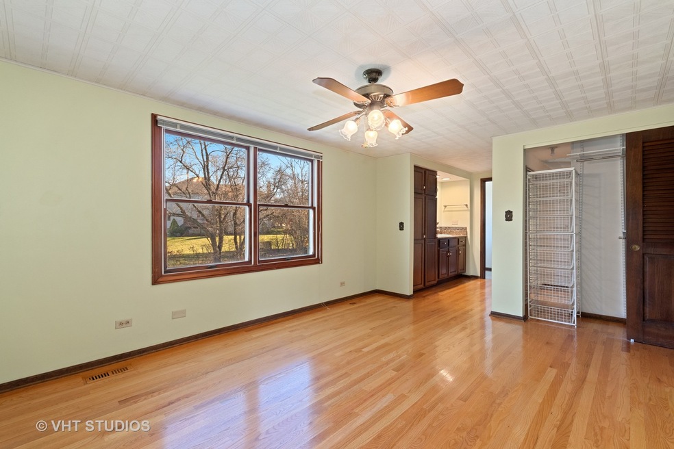 1552 Chippewa Dr, Naperville, IL 60563 - photo 1