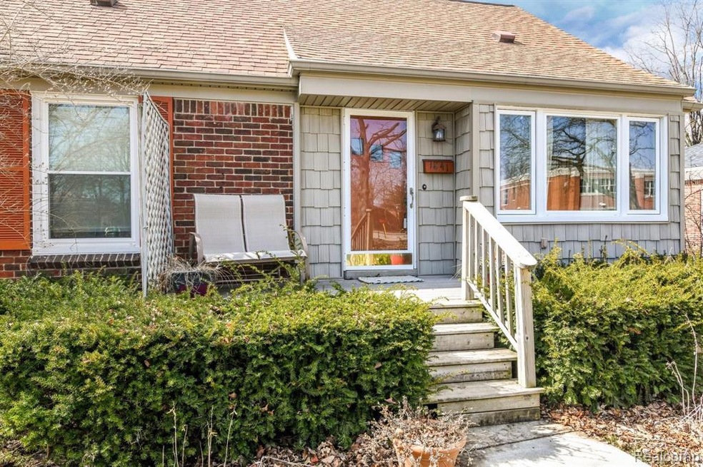 1841 McDonald Avenue - Royal Oak0030.jpg