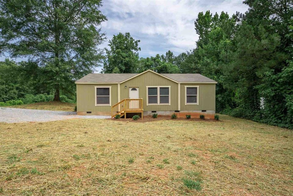 1090 Apal River Woods Dr, Madison, GA 30650 - photo 1