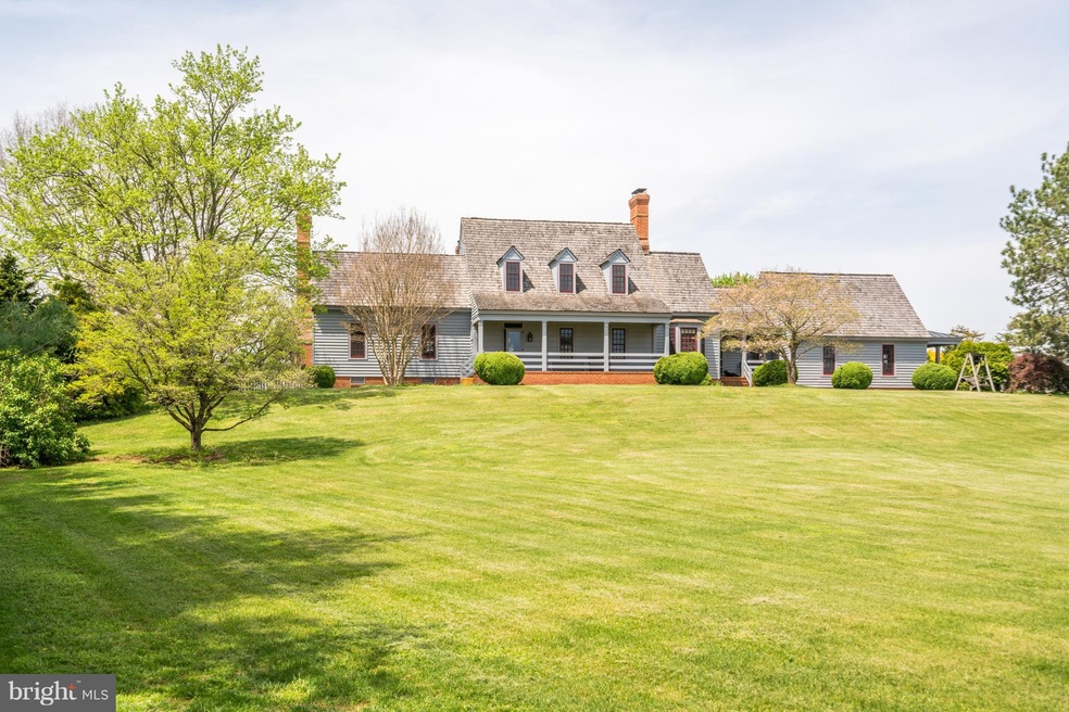 13293 Crest Hill Rd, Flint Hill, VA 22627 - photo 1