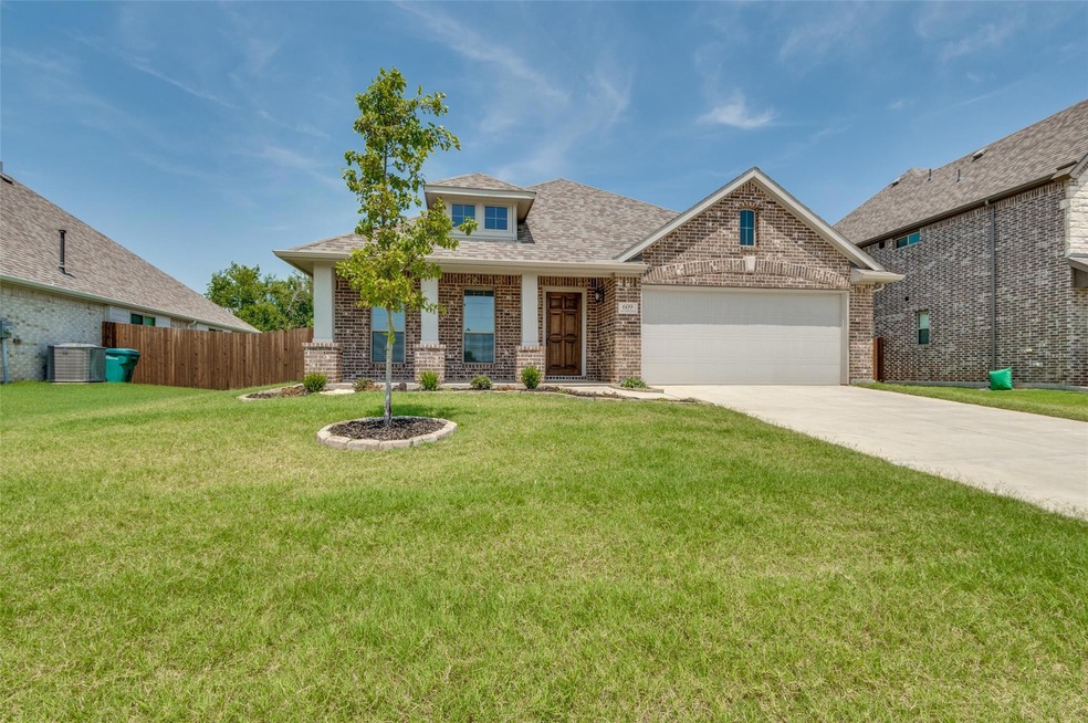 609 W North Creek Dr, Sherman, TX 75092 - photo 1