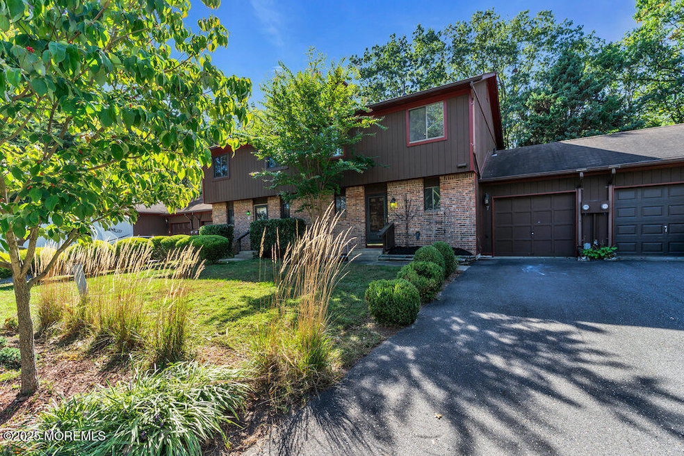 7 Cardinal Ln, Howell, NJ 07731 - photo 1