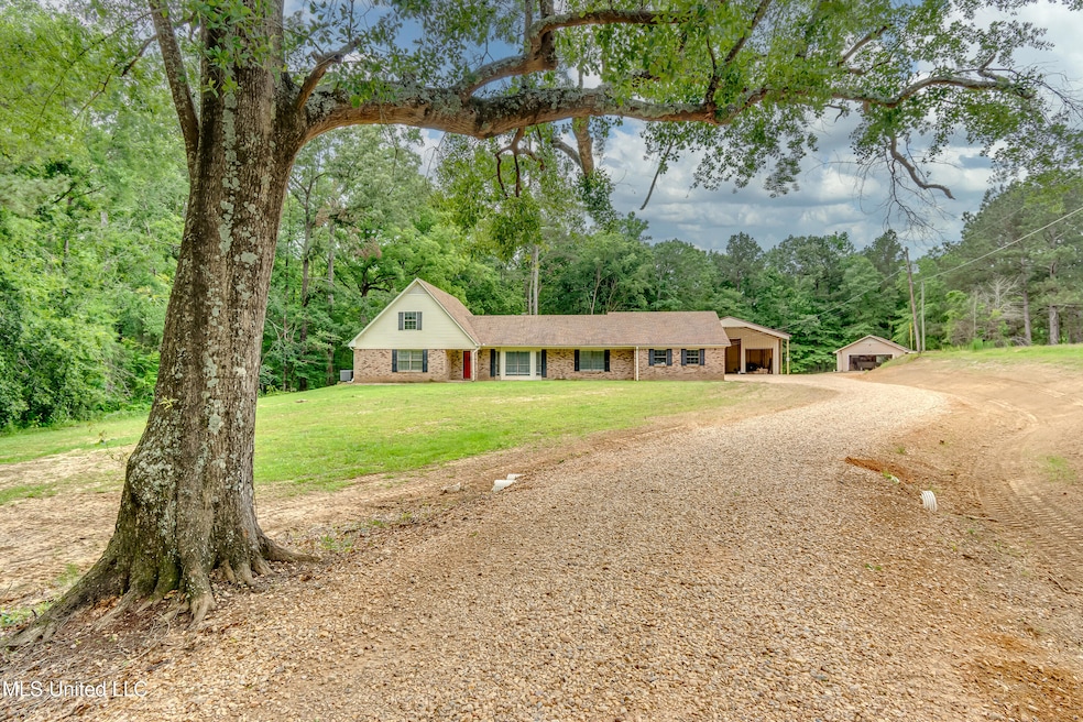 1597 Old Lake Rd-86