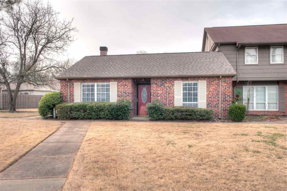 RARE 2 BR, 2 Bath ONE STORY! Living Rm w/Fireplace