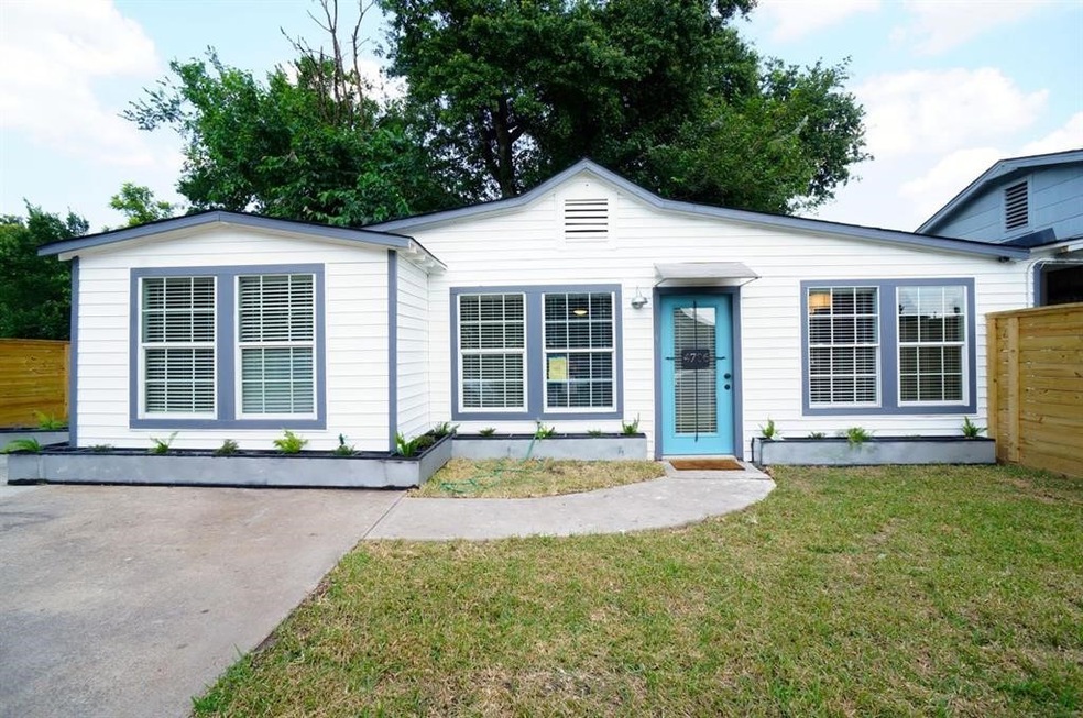 4706 Fisk St unit 1/2, Houston, TX 77009 - photo 1