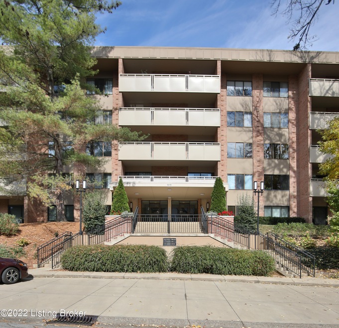 Park Terrace - 1611 Spring Dr