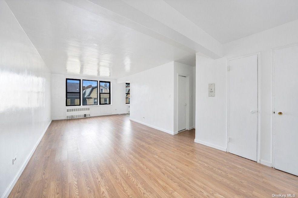 83-45 Vietor Ave unit 4D, Elmhurst, NY 11373 - photo 1