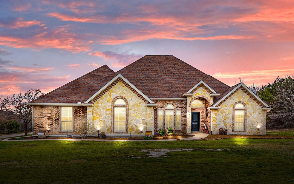 643 Sandwood Ct, Weatherford, TX 76085 - photo 1