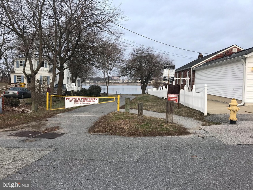 8430 Bay Dr, Pasadena, MD 21122 - photo 1