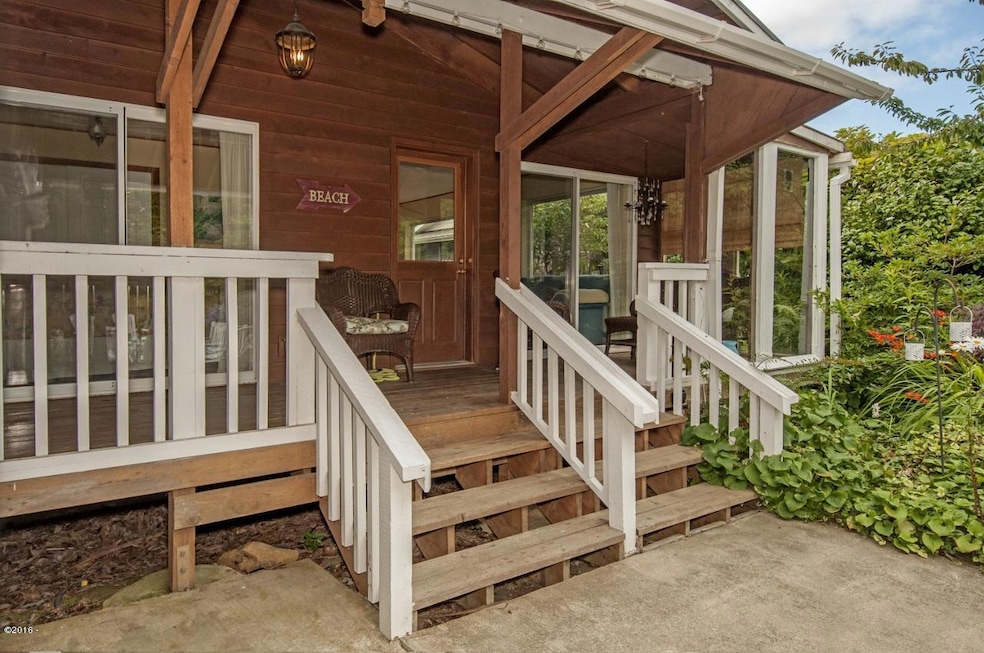 1119 SW 15th St, Lincoln City, OR 97367 - photo 1
