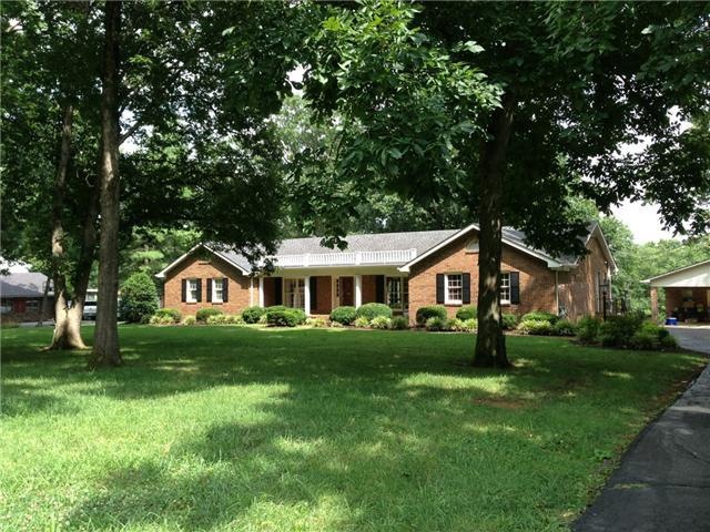 201 Greenbriar Ave, Shelbyville, TN 37160 - photo 1