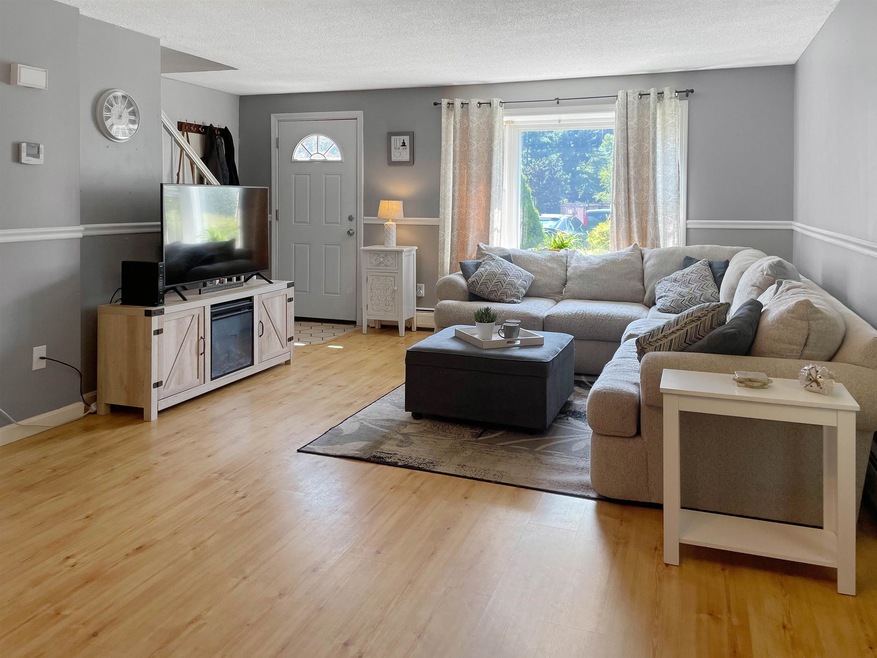 49 Donovan Ct, Merrimack, NH 03054 - photo 1