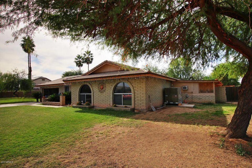 642 N 159th Ln Goodyear AZ-large-001-9-M