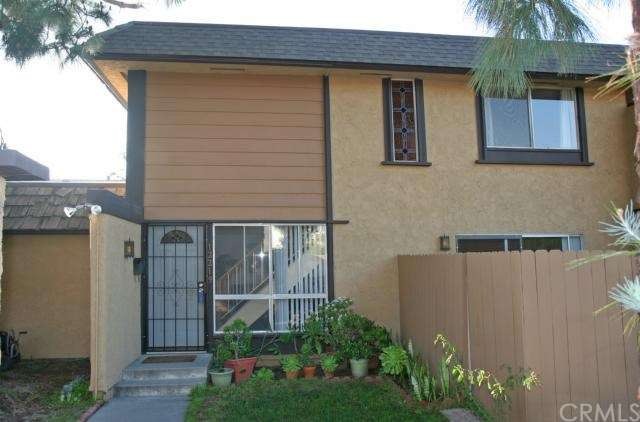 3 BD, 2.5 BA, 1300 SF Townhome