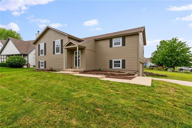 21741 S Race St, Spring Hill, KS 66083 - photo 1