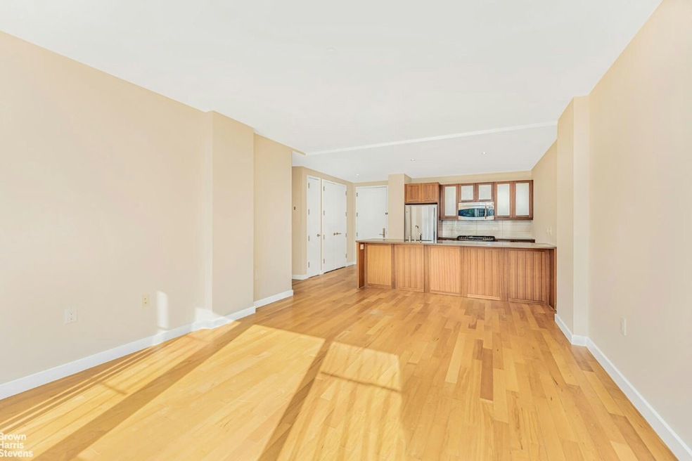 Latitude Riverdale unit W6C, Bronx, NY 10463 - photo 1