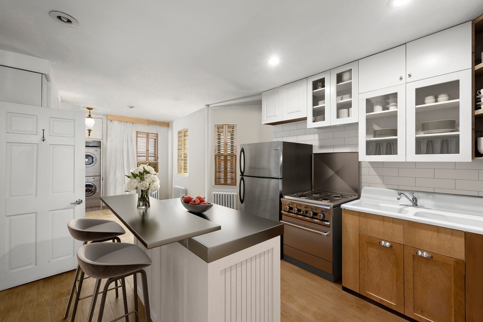 626 E 9th St unit 3R, New York, NY 10009 - photo 1