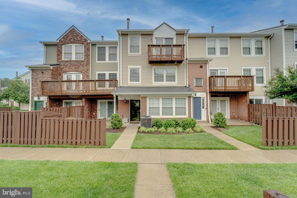 4047 Chetham Way, Woodbridge, VA 22192 - photo 1