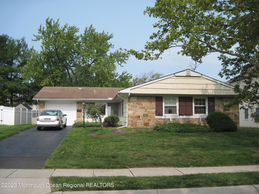 93 Avondale Ln, Matawan, NJ 07747 - photo 1