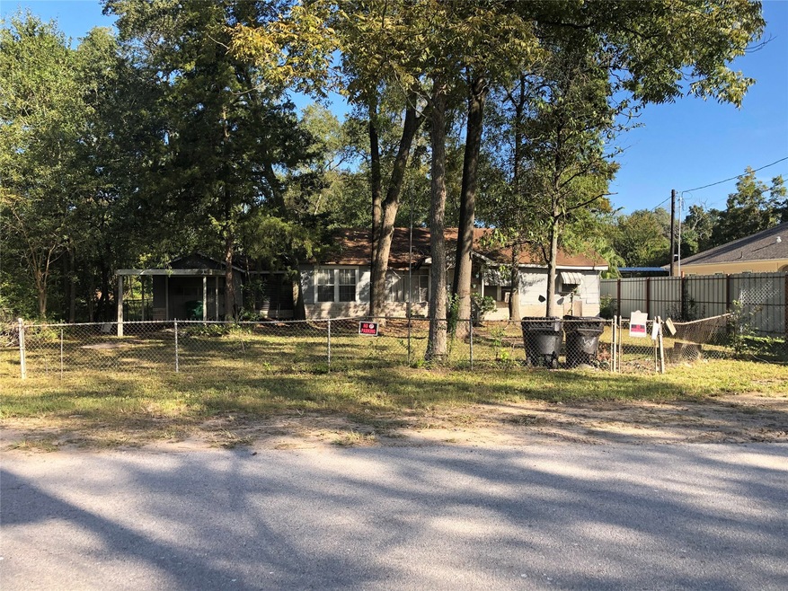 1626 De Soto St, Houston, TX 77091 - photo 1