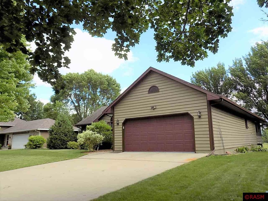 301 Cameo Ln, Mankato, MN 56001 - photo 1