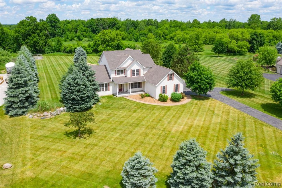 3824 Emmaus Ln, Howell, MI 48855 - photo 1