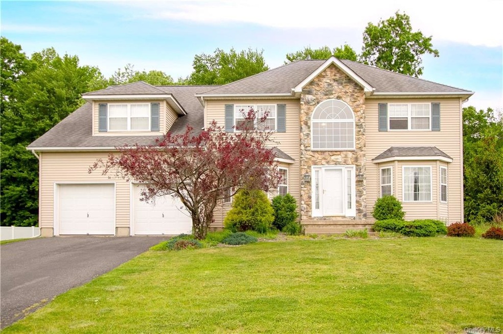 1005 Forest Glen, New Windsor, NY 12553 - photo 1