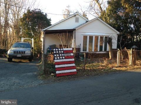 18602 Triangle St, Triangle, VA 22172 - photo 1