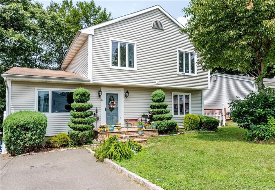 19 Dora Dr, East Haven, CT 06513 - photo 1