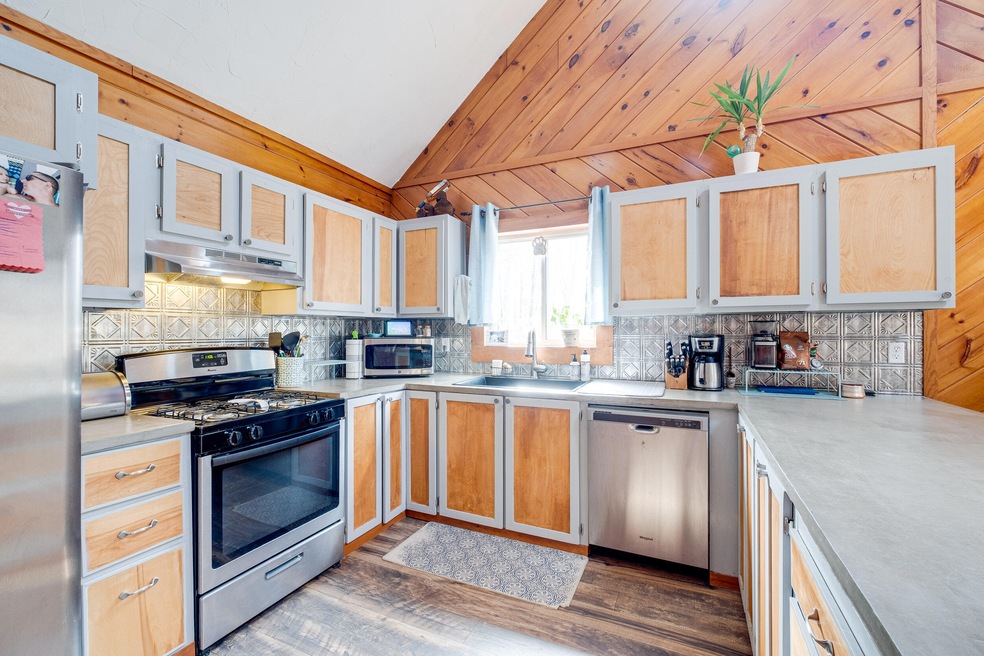 137 Valley Rd, Raymond, ME 04071 - photo 1