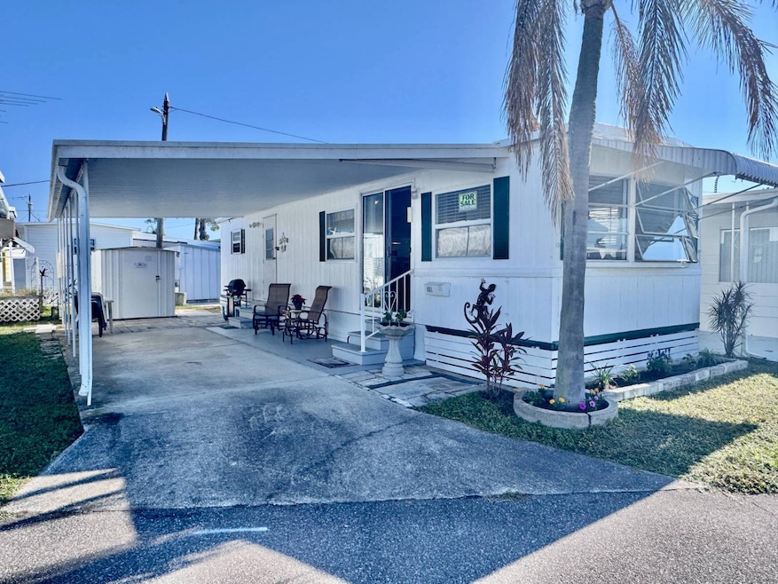 770 32nd Ave S unit 611, Saint Petersburg, FL 33705 - photo 1