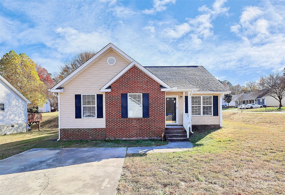 5467 Realtree Ln, Charlotte, NC 28214 - photo 1