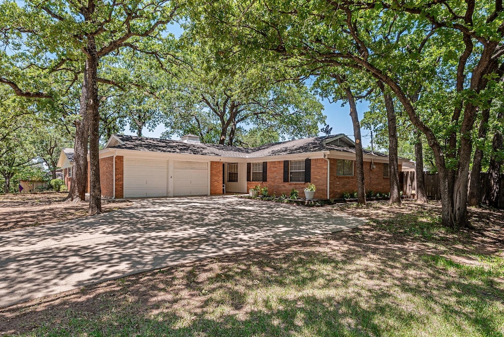 848 Timberhill Dr, Hurst, TX 76053 - photo 1