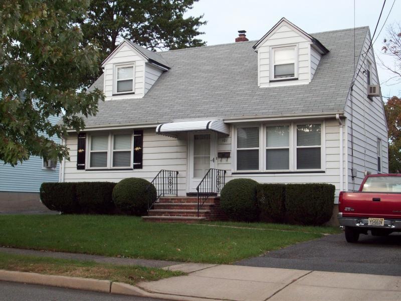 101 Greentree Rd, Clifton, NJ 07013 - photo 1