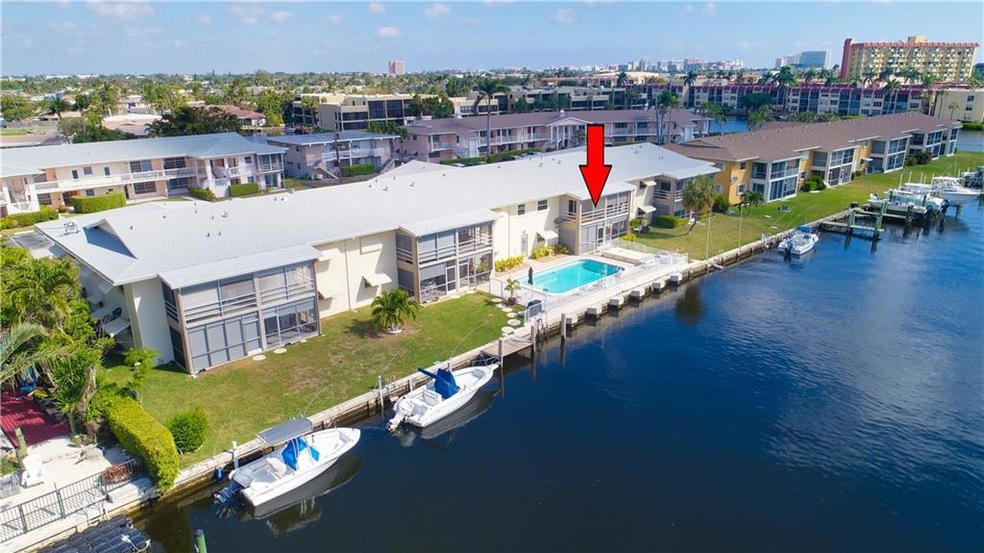 Great 2/1 waterfront unit in Cypress Lakes