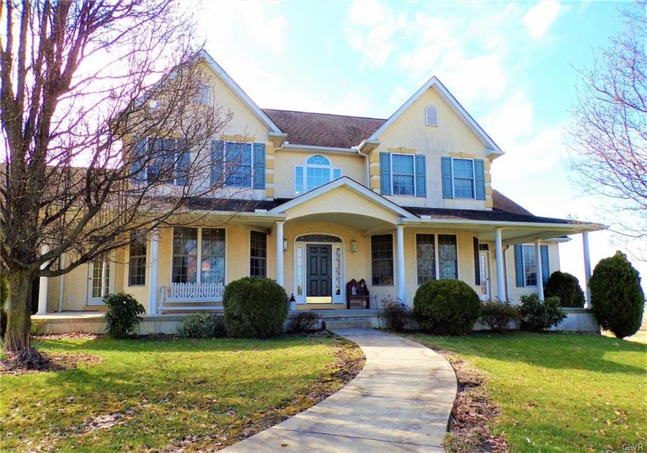 184 Niantic Rd, Barto, PA 19504 - photo 1