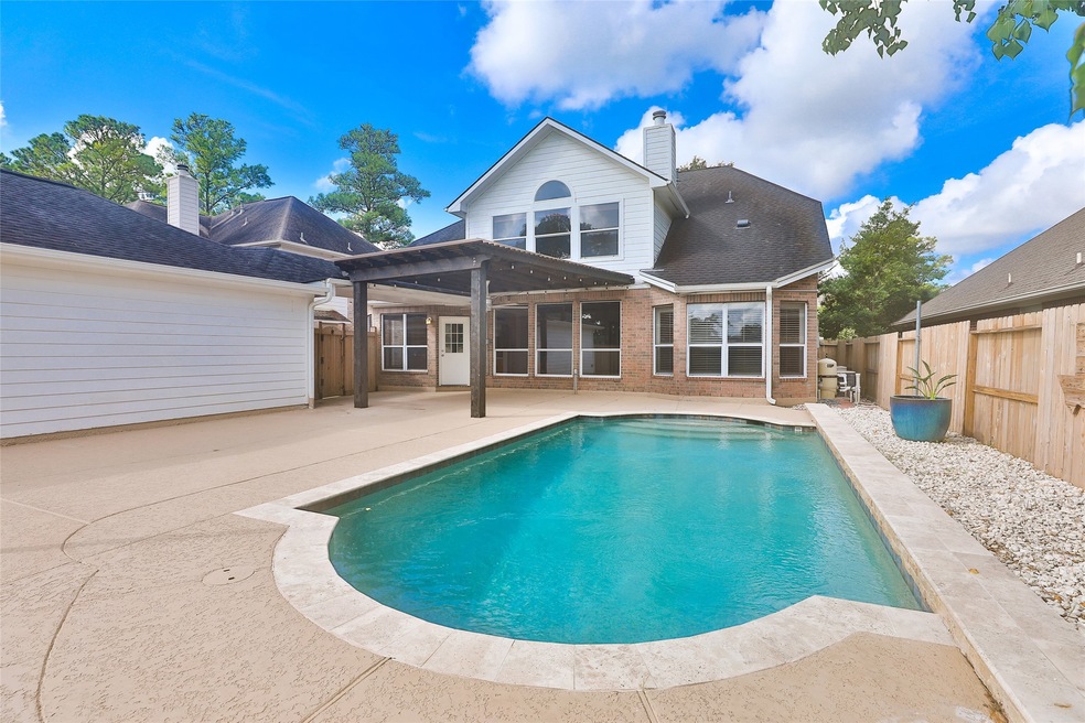 Gorgeous pool with relaxing pergola