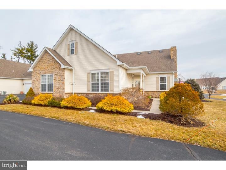 2044 Rose Dr, Pennsburg, PA 18073 - photo 1