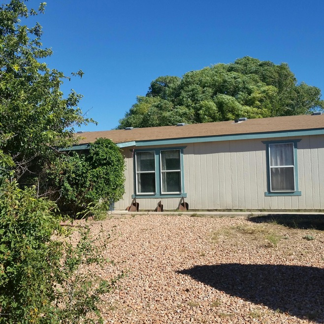 24275 N Cleveland St, Paulden, AZ 86334 - photo 1