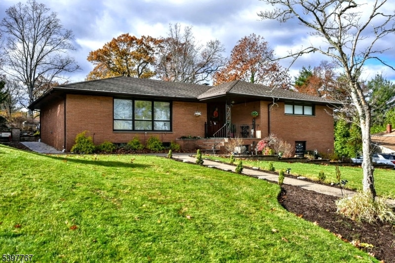 7 Jefferson Place, Wayne, NJ 07470 - photo 1