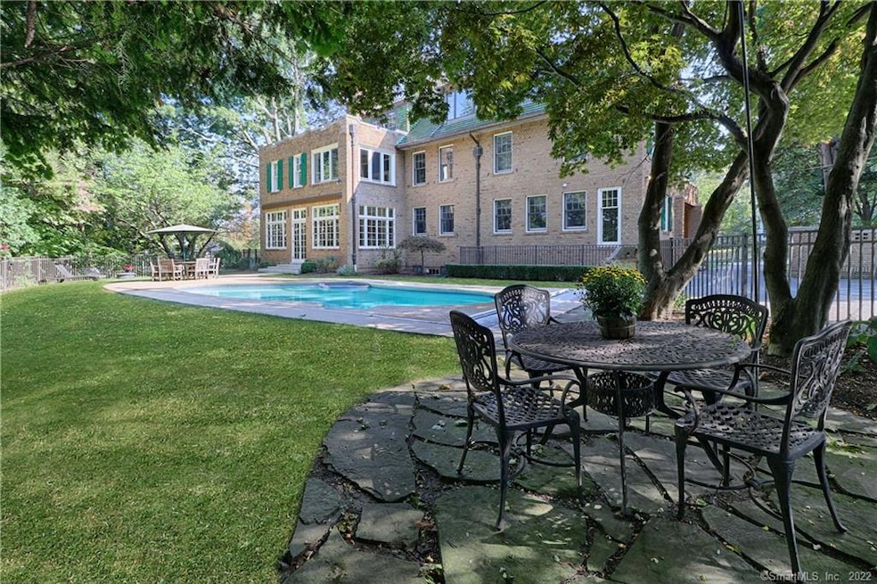 64 Lookout Dr N, Fairfield, CT 06825 - photo 1