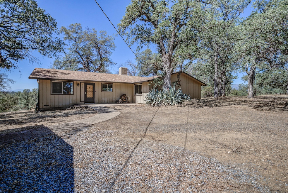 1570 Branstetter Ln, Redding, CA 96001 - photo 1