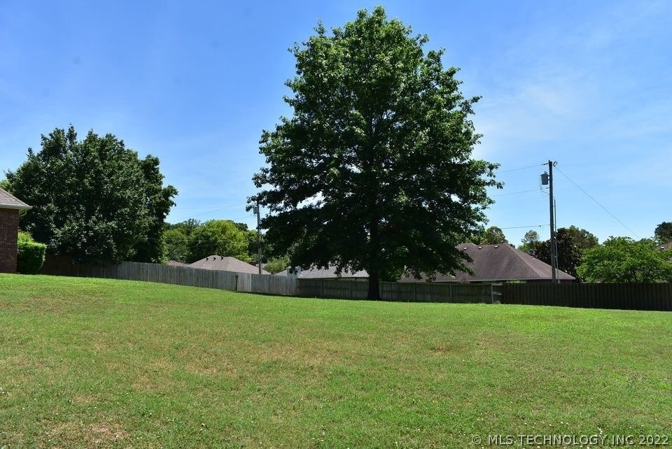 200 Tommye Ave, Tahlequah, OK 74464 - photo 1