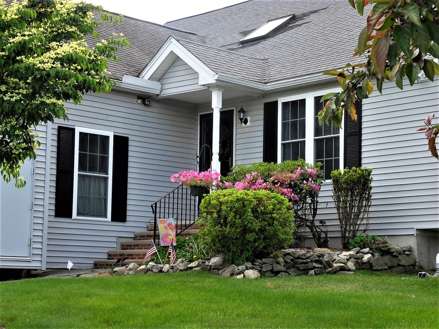 81 Country Squire Rd unit 81, Uxbridge, MA 01569 - photo 1