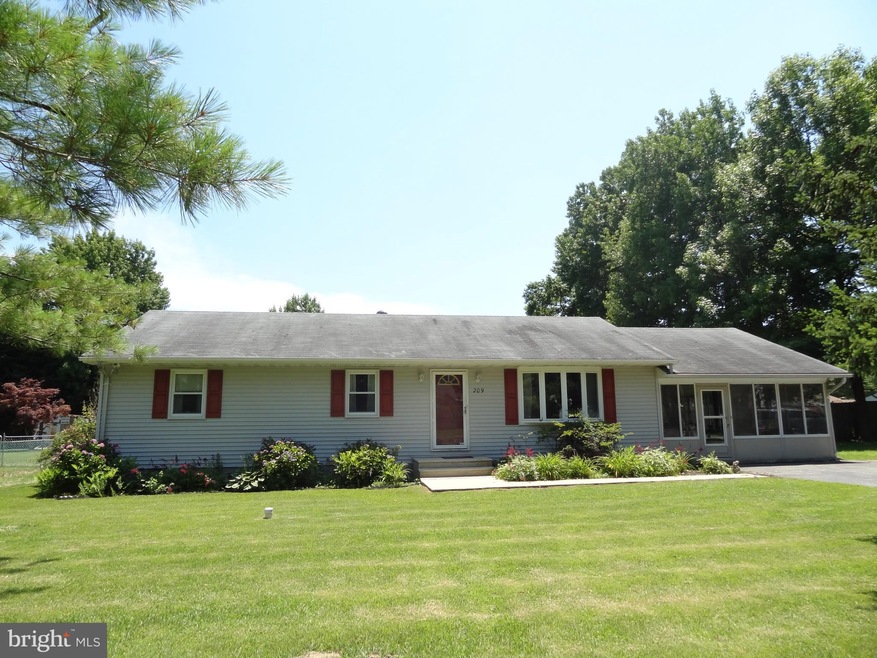 209 Maryland Rd, Stevensville, MD 21666 - photo 1